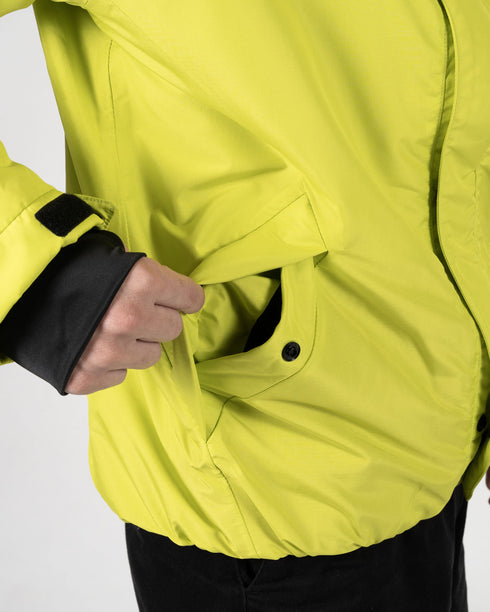 8126 防水防寒ライトウォームブルゾン